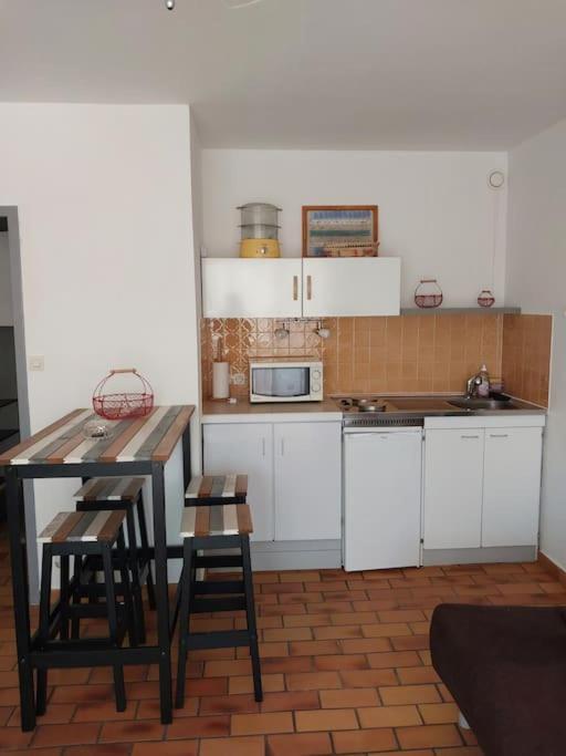Au Calme A 2min Parking Balcon Wifi Clim! Apartment Six-Fours-les-Plages